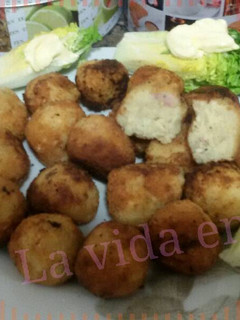 Una foto de Bolitas de patata y bacon