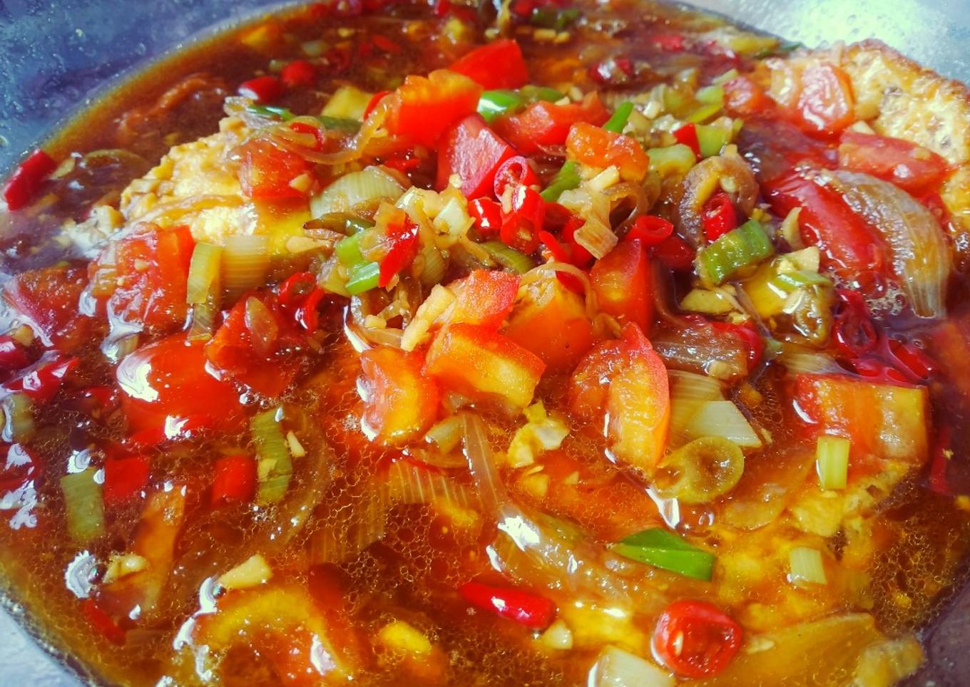 Het gyda mwgwd plant