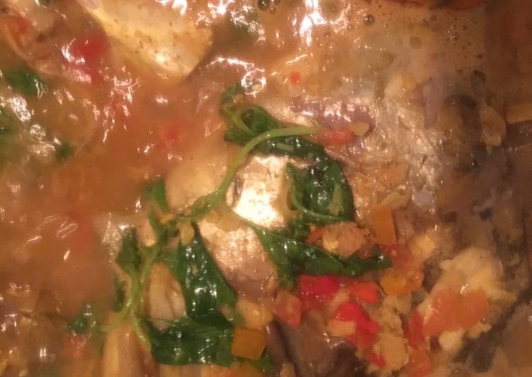 Woku kepala Ikan Kue