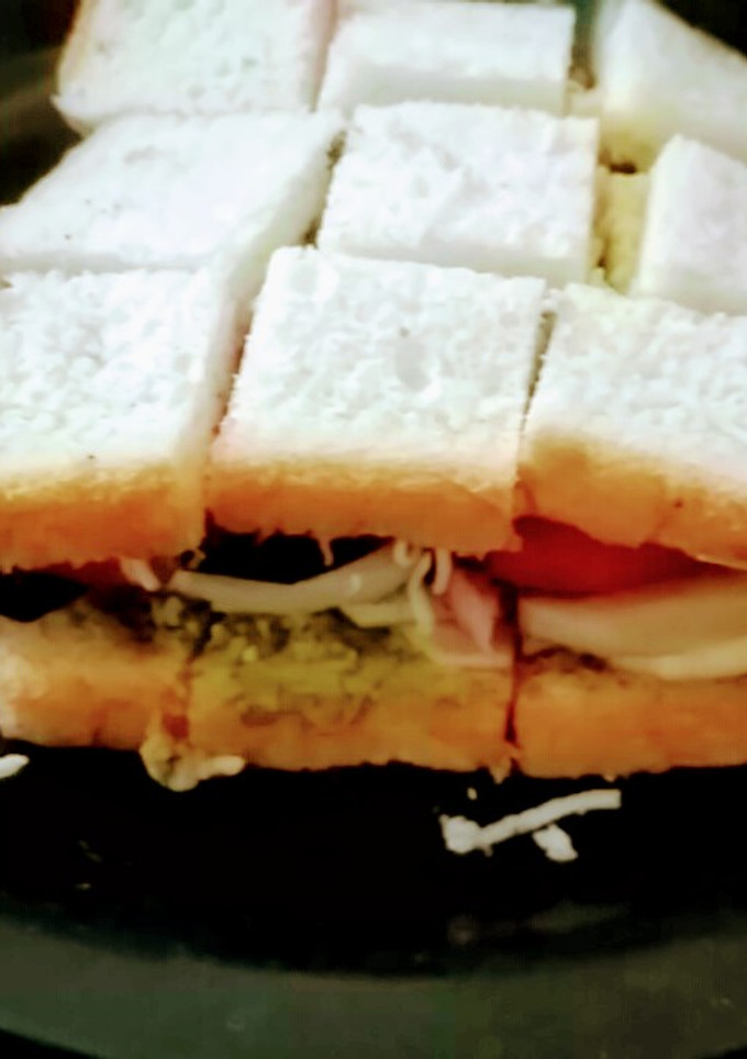 सैंडविच (Sandwich recipe in hindi) रेसिपी मुख्य फोटो