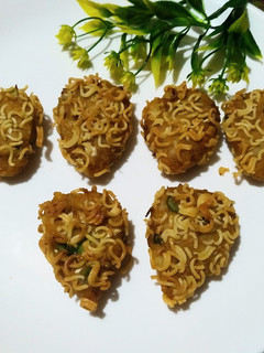 A picture of Noodles cutlets.