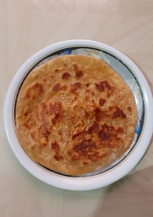 चविष्ट कडक न होणारी तीळ पोळी (Til Poli Recipe In Marathi) रेसिपी चे मुख्य फोटो 