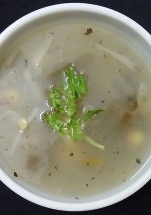 A picture of Spring onion and sweetcorn soup.