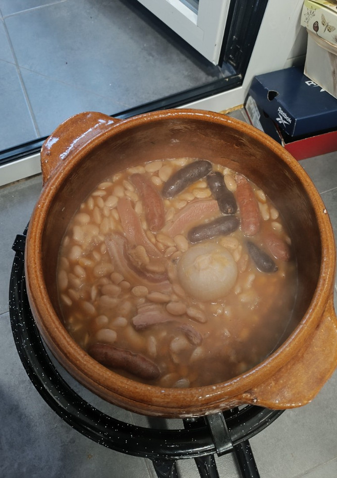 Una foto de Fabada asturiana