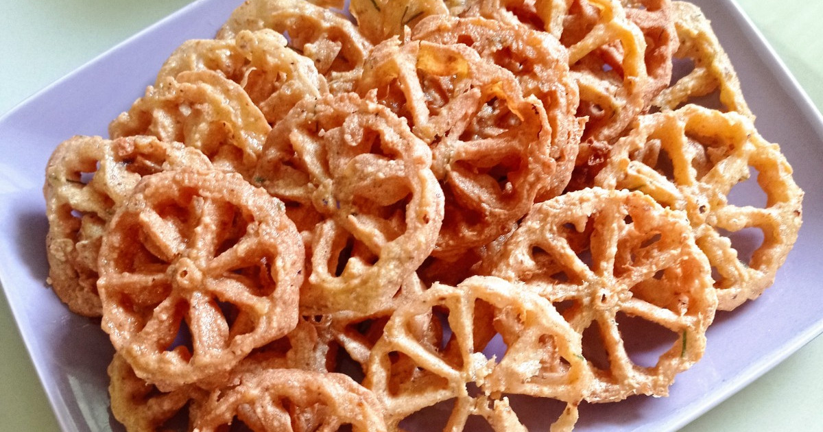 Resep Kembang Goyang Tempe Pedas Paling Mudah dan Enak