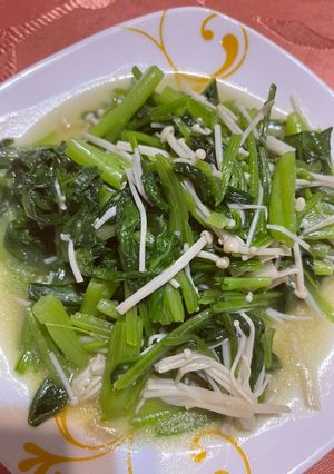 菠菜炒金針菇 的食譜成品照片