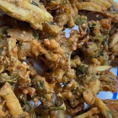 A picture of Mix pakoray.