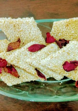 A picture of Till ki chikki.
