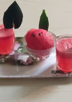वाटर मेलोन जूस विथ सोडा (Watermelon juice with soda recipe in Hindi) रेसिपी मुख्य फोटो