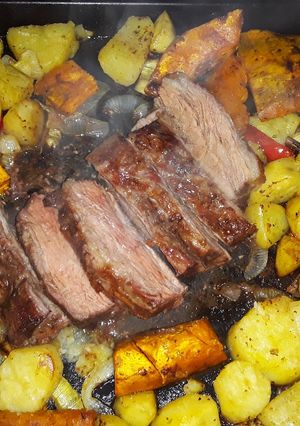 Una foto de ❇️Tapa de asado al horno con verduras 🌄