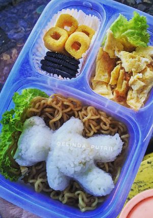Foto resep Bekal anak sekolah (mi +nasi +telur dadar+snack)