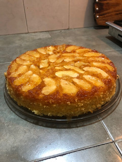 Una foto de Torta de manzana invertida✨