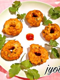 उड़द दाल वड़ा (Urad dal vada recipe in hindi) रेसिपी मुख्य फोटो
