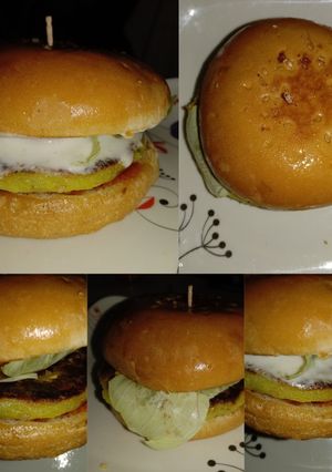 A picture of Grilled Veg Aloo tikki Burger.