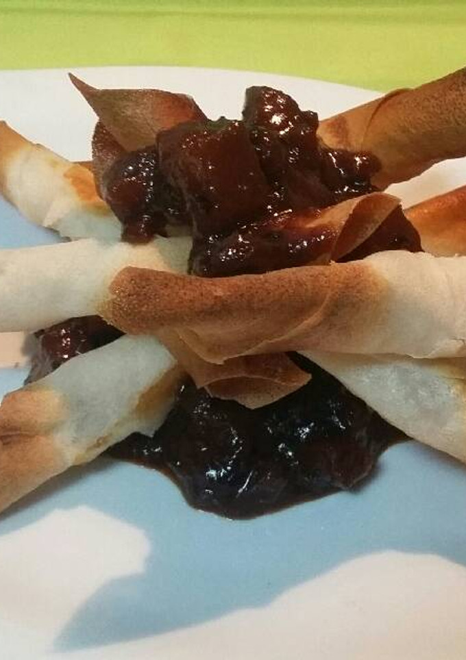 Una foto de Crujiente de langostinos con chutney de piña