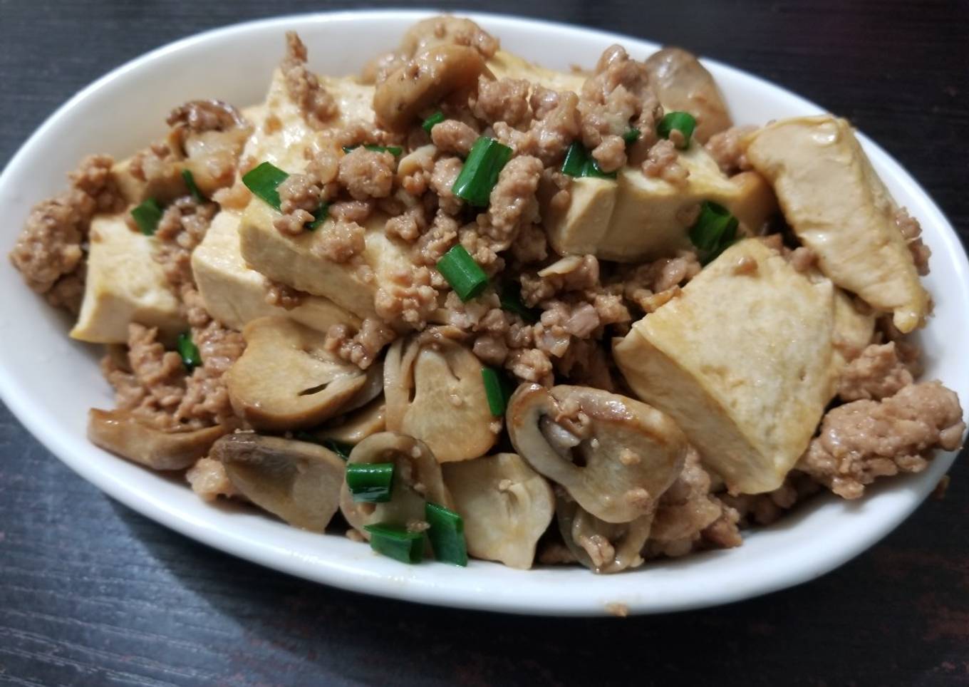 Chinese Mushroom Tofu Minced Pork Stir Fry 香菇碎豬豆腐