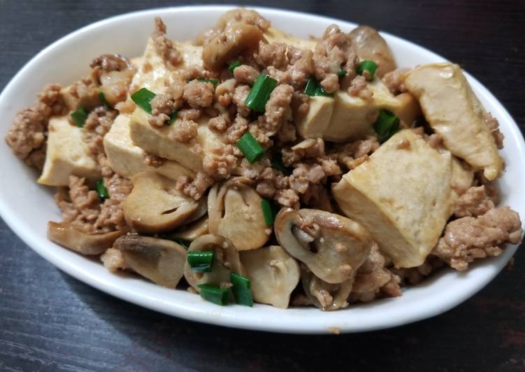 Chinese Mushroom Tofu Minced Pork Stir Fry 香?碎豬豆?