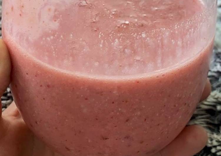 Steps to Prepare Yummy Strawberry banana coconut healthy smoothie