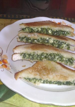 A picture of Spinach sandwich.