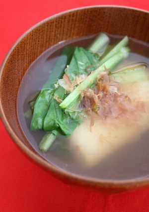 A picture of Aichi-Style Ozoni (New Year's Soup).
