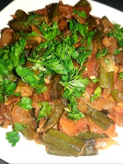भिंडी दो प्याज़ा (bhindi doh pyaza recipe in Hindi) रेसिपी मुख्य फोटो