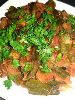 भिंडी दो प्याज़ा (bhindi doh pyaza recipe in Hindi) रेसिपी मुख्य फोटो
