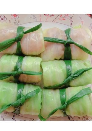 Hình của món Bắp cải quấn nhân tôm thịt.