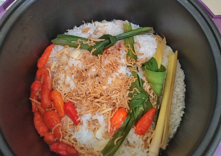 Resep Nasi liwet teri ricecooker yang Sempurna