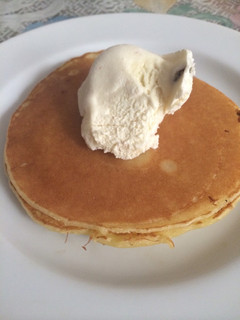 Foto resep Pancake with Rum Raisin ice cream