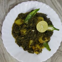 A picture of Aloo Palak.
