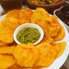 A picture of Aloo phulki.