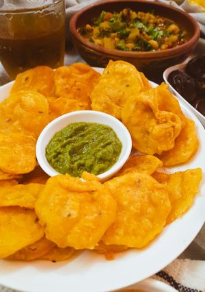 A picture of Aloo phulki.