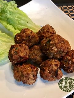 รูปของ ลาบหมูทอด (Larb Ball) ไร้น้ำมัน