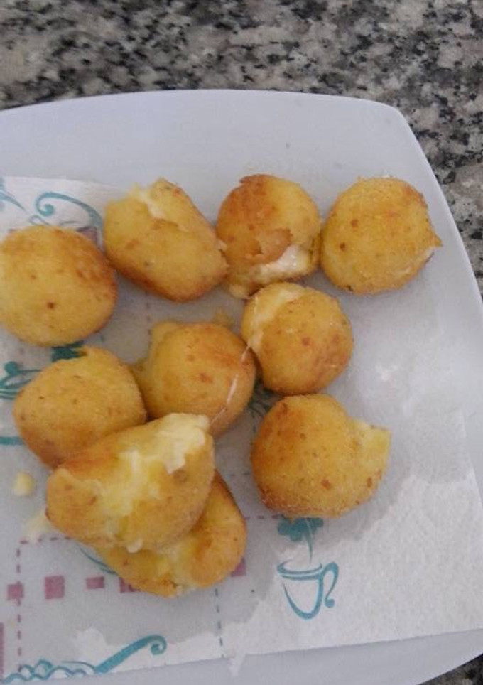 Una foto de Bombas de papa rellenas con queso