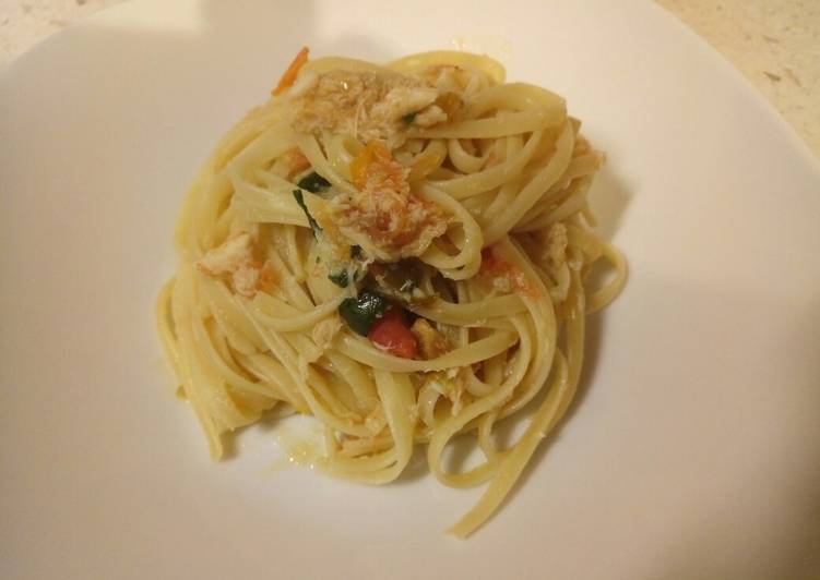 Linguine al granchio linguine with crab and rainbow tomatoes