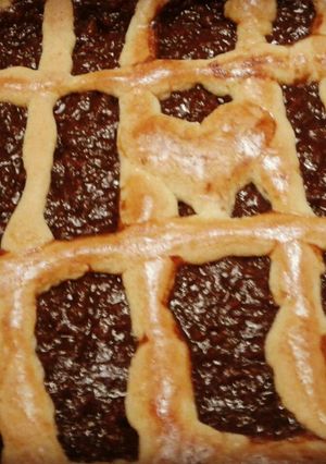 Una foto de Pastafrola con batata y chocolate