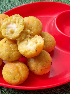 चीझी राइस बॉल रेसिपी चे मुख्य फोटो