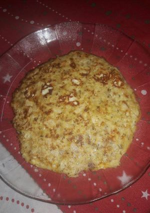 Una foto de Tortilla de pollo y queso