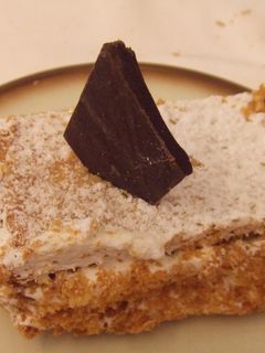 Una foto de Milhojas con crema de lima