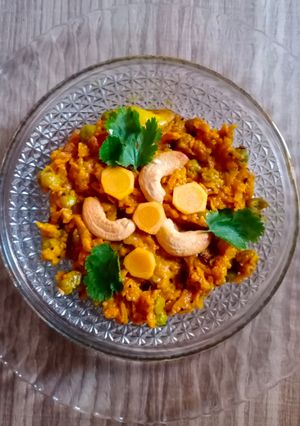 લીલી હળદર નુ શાક (Lili Haldar Shak Recipe In Gujarati) રેસીપી મુખ્ય ફોટો