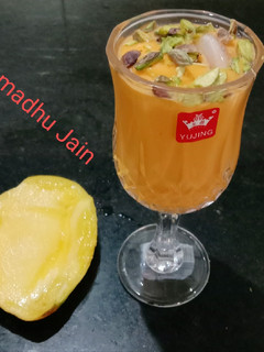 मैंगो लस्सी (mango lassi recipe in Hindi) रेसिपी मुख्य फोटो