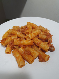 Una foto de Rigatoni alla bolognese