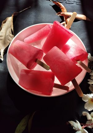 রুহ আফজা আইস ললি রেসিপির প্রধান ছবি