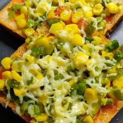 A picture of Bread cheese pizza 🍕.