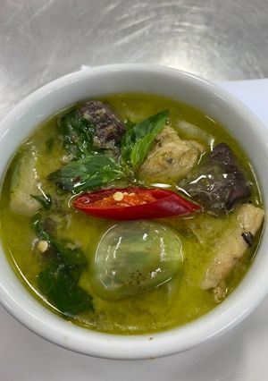 รูปของ แกงเขียวหวานไก่ พร้อมสูตรพริกแกงเขียวหวาน