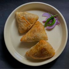 A picture of Mete Singhara / Chicken Liver Singhara.