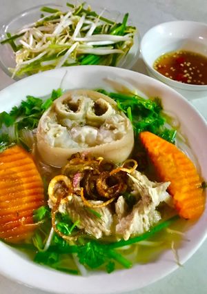 Hình của món Hủ tiếu giò heo.