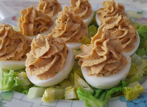 Foto principal de Huevos rellenos de bacalao y gambas