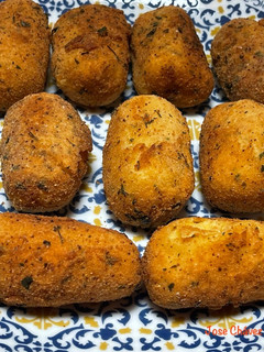 Una foto de Croquetas de papas con queso