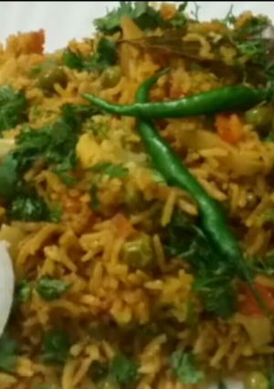 A picture of Vegetable khichdi.